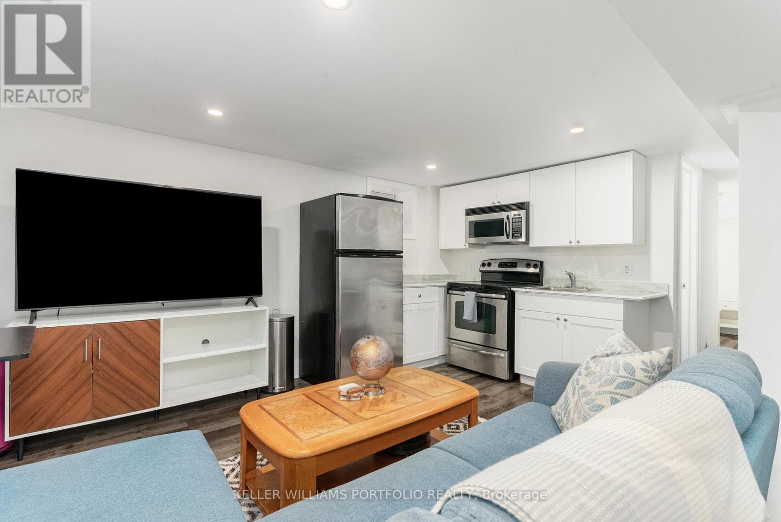 Single Family at Lower- 329 Runnymede Road, Toronto (High Park North), Ontario - Photo 4 - RE/MAX Garden City Realty