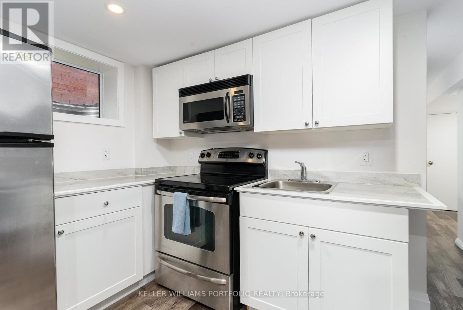 Single Family at Lower- 329 Runnymede Road, Toronto (High Park North), Ontario - Photo 8 - RE/MAX Garden City Realty