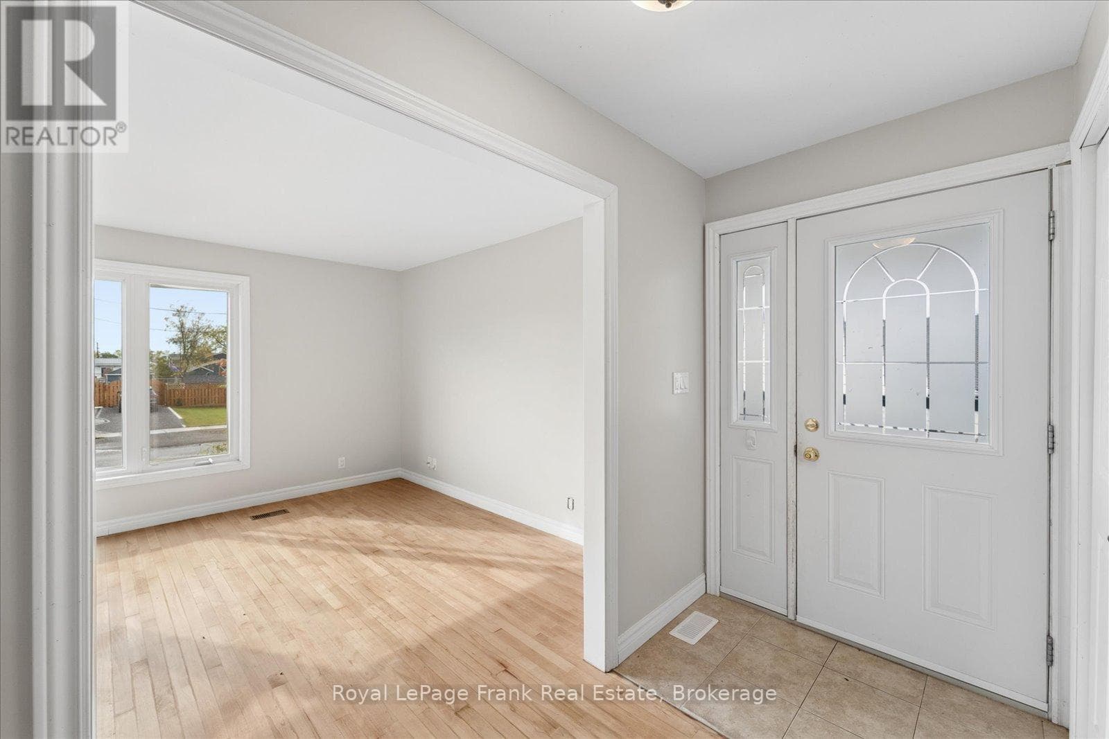 Single Family at 20 Shuter Street, Port Hope, Ontario - Photo 4 - RE/MAX Garden City Realty