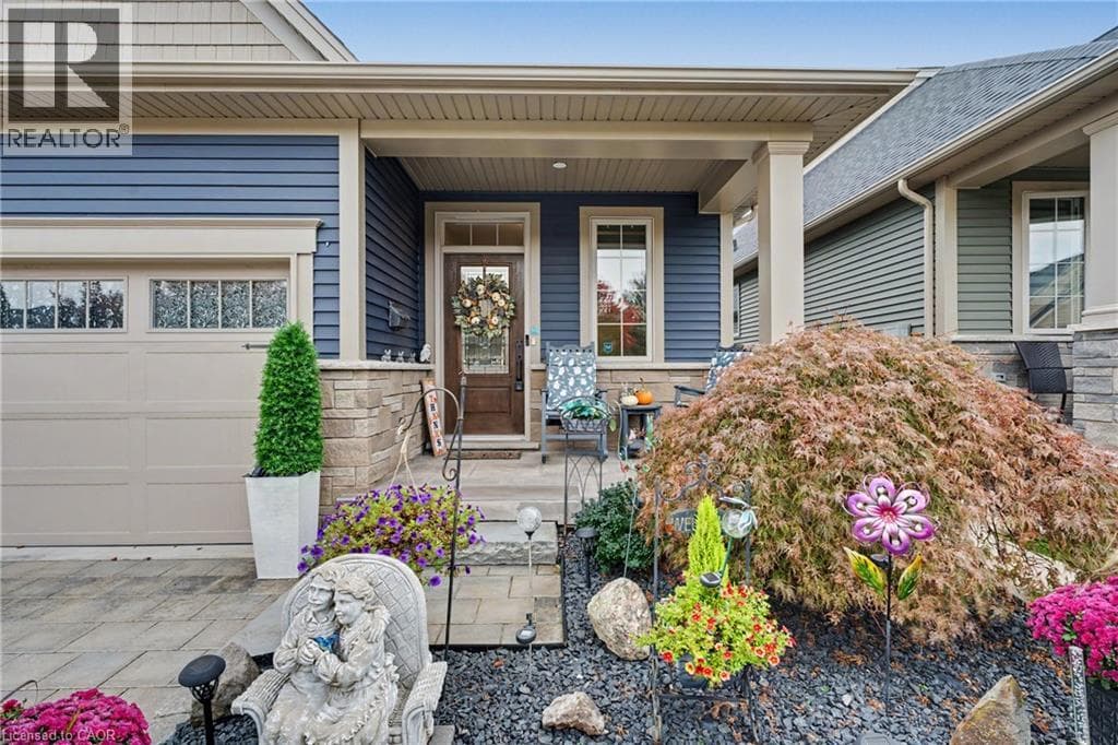 Single Family at 49 CAMPBELL Street, Thorold, Ontario - Photo 4 - RE/MAX Garden City Realty