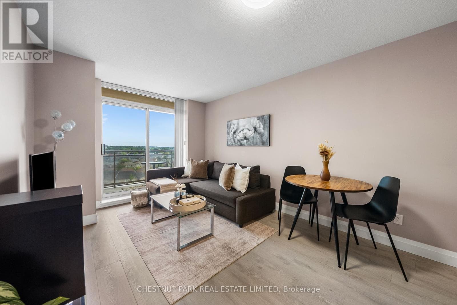 701- 73 King William Crescent