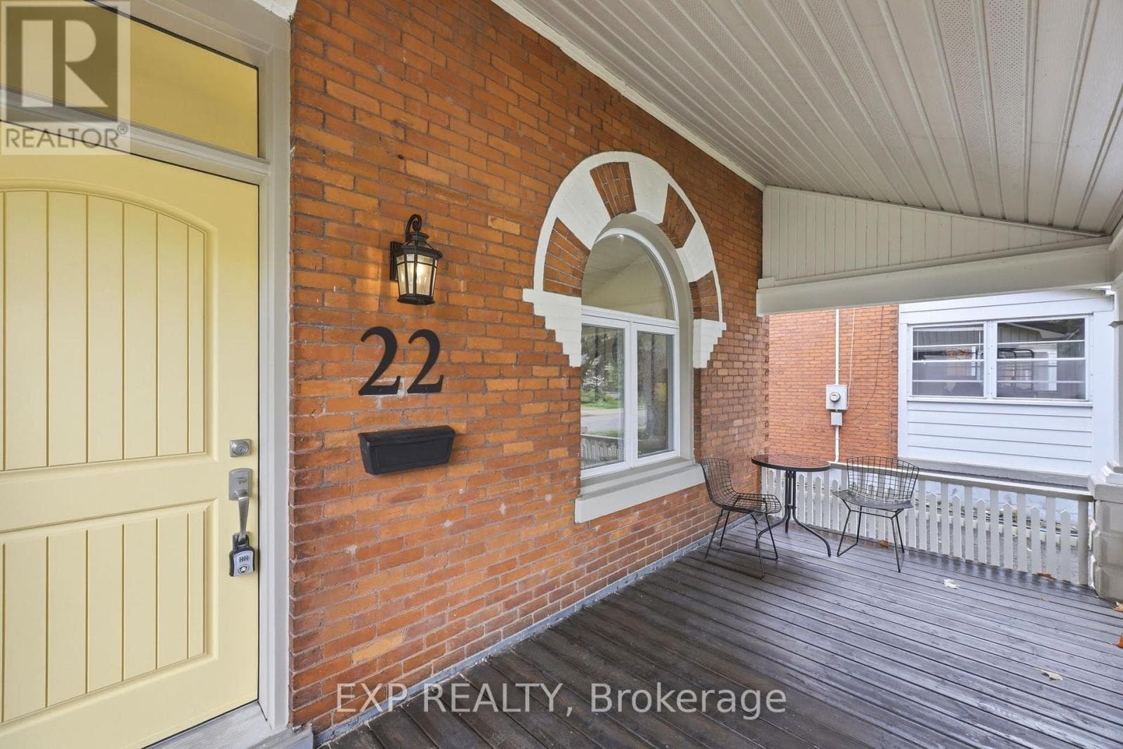 Single Family at 22 Hyatt Avenue, London East (East L), Ontario - Photo 3 - RE/MAX Garden City Realty