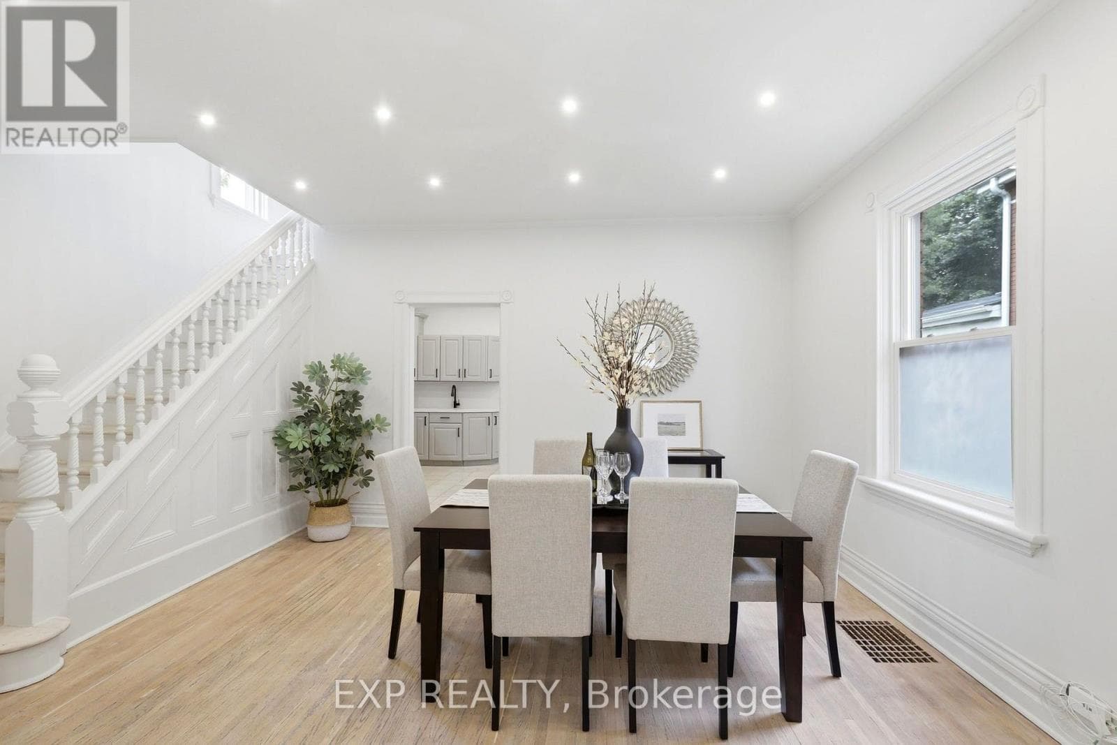 Single Family at 22 Hyatt Avenue, London East (East L), Ontario - Photo 8 - RE/MAX Garden City Realty
