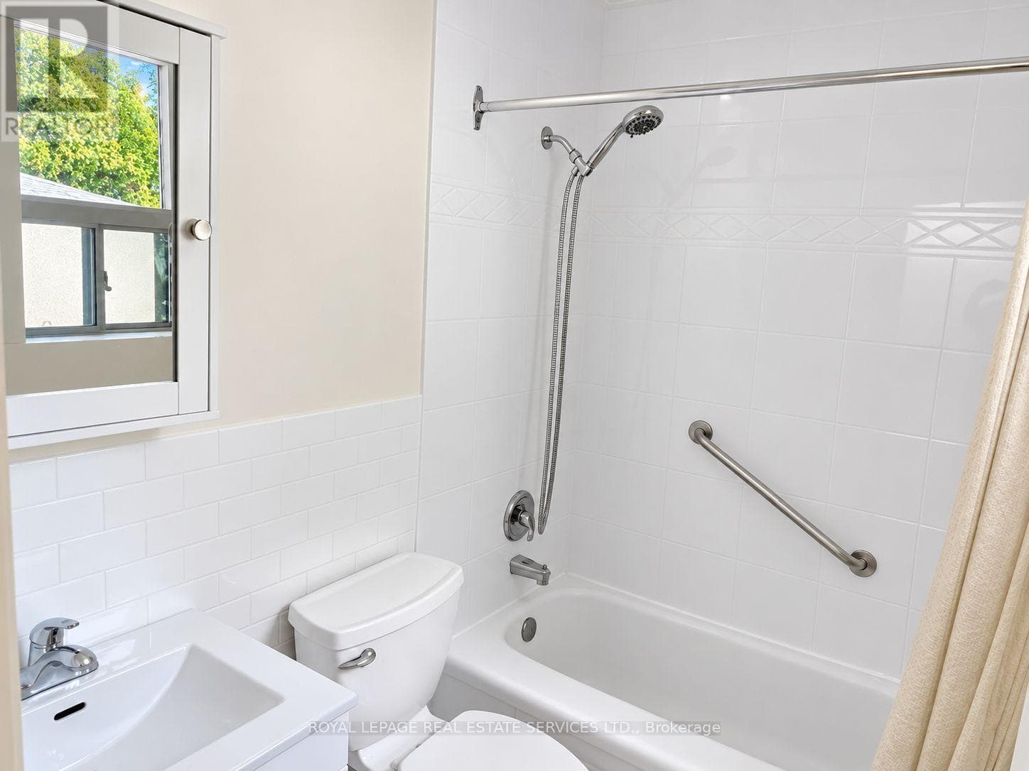 Single Family at 284 Glenforest Road, Toronto (Lawrence Park North), Ontario - Photo 2 - RE/MAX Garden City Realty