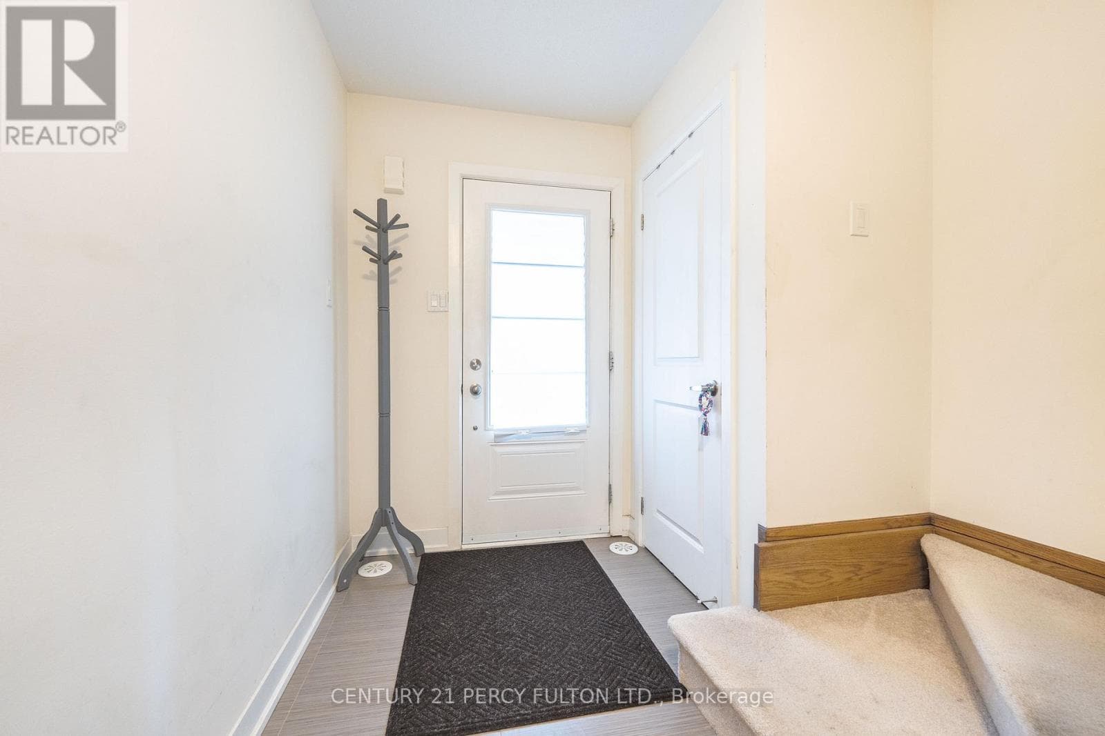 Single Family at 26 Pallock Hill Way, Whitby (Pringle Creek), Ontario - Photo 5 - RE/MAX Garden City Realty