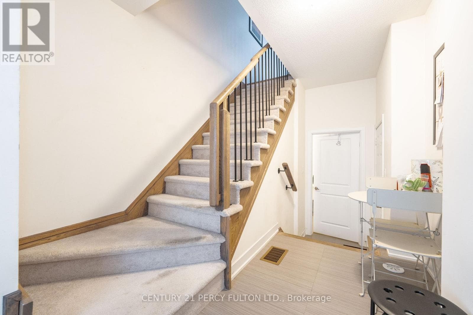 Single Family at 26 Pallock Hill Way, Whitby (Pringle Creek), Ontario - Photo 6 - RE/MAX Garden City Realty