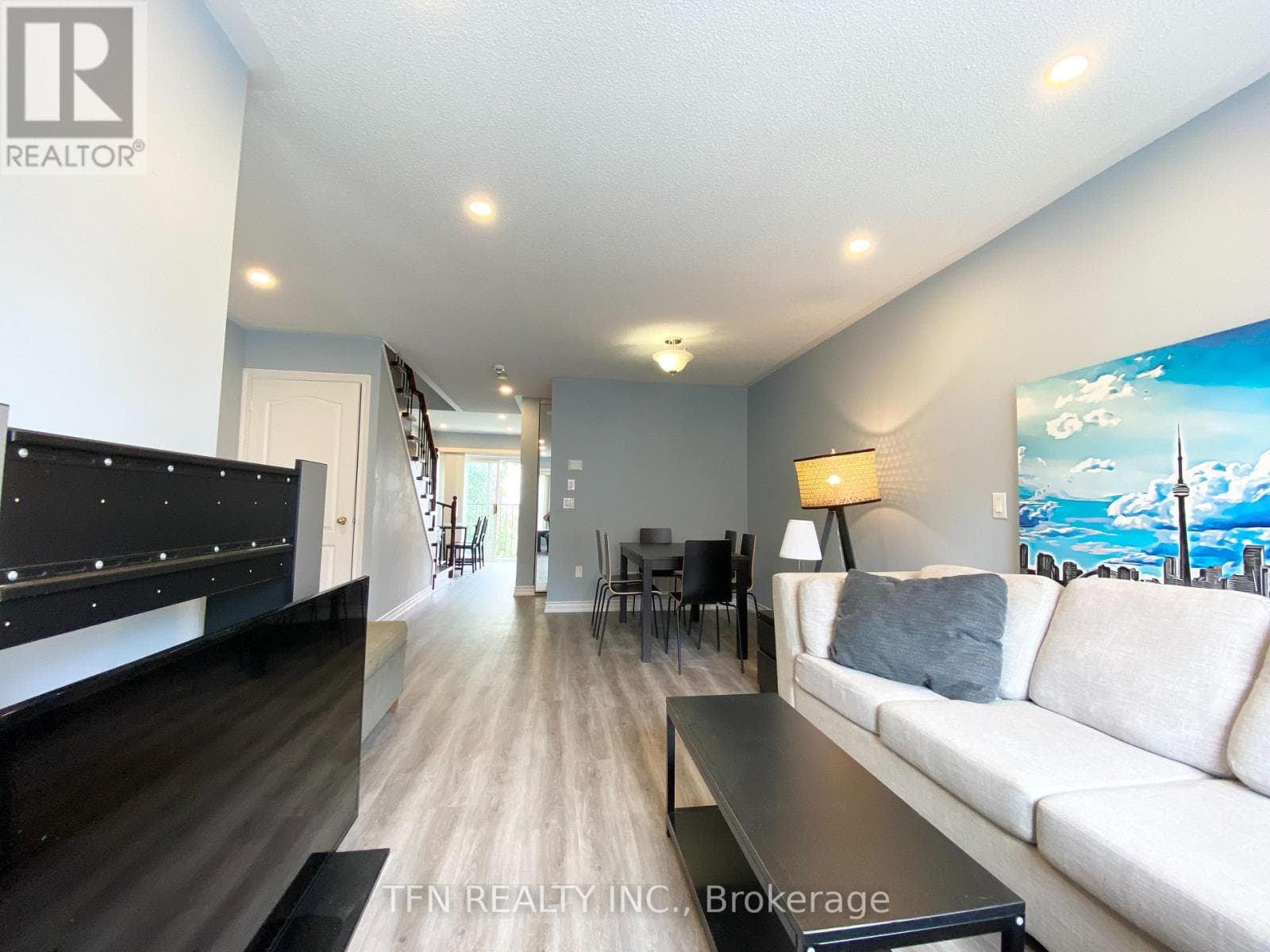 Single Family at 42- 3020 Cedarglen Gate, Mississauga (Erindale), Ontario - Photo 8 - RE/MAX Garden City Realty