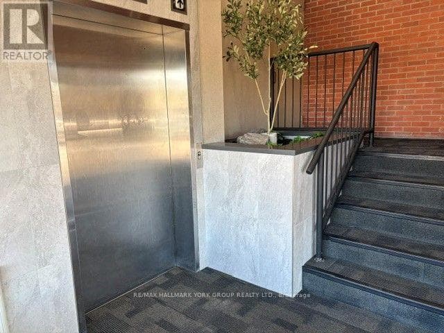Office at Suite 310- 14845 Yonge Street, Aurora (Aurora Village), Ontario - Photo 3 - RE/MAX Garden City Realty