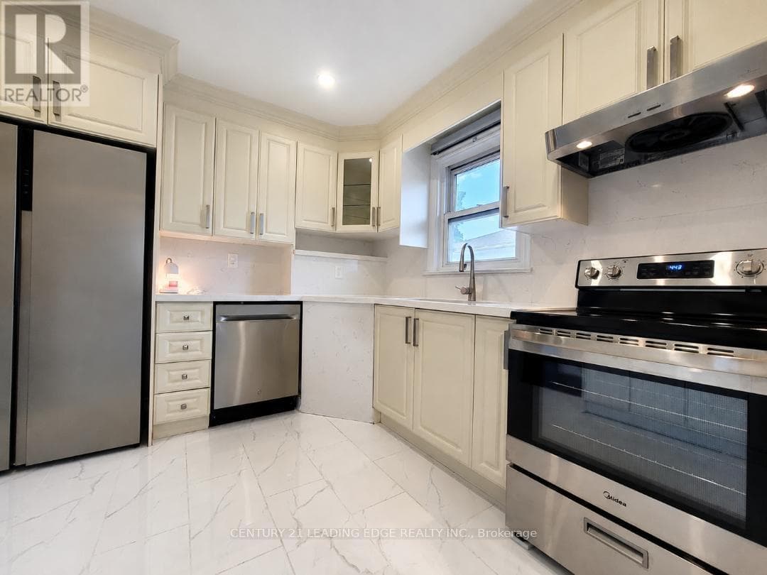 Single Family at 28 Eringate Drive, Toronto (Eringate-Centennial-West Deane), Ontario - Photo 10 - RE/MAX Garden City Realty
