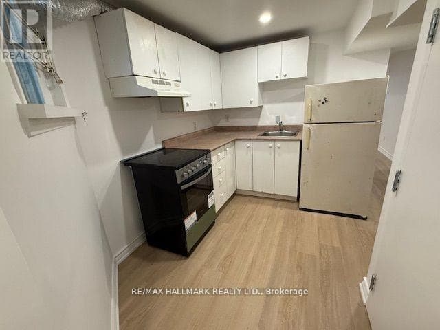 Multi-family at Lower- 57 Hiawatha Road, Toronto (Greenwood-Coxwell), Ontario - Photo 4 - RE/MAX Garden City Realty