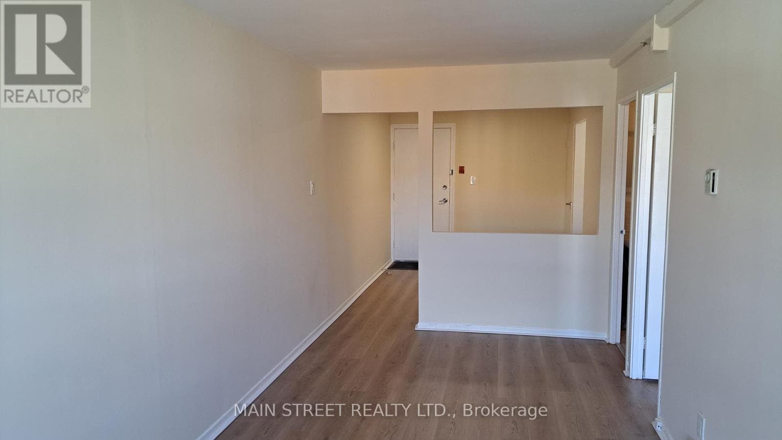 Single Family at 3- 2588A Yonge Street, Toronto (Lawrence Park South), Ontario - Photo 8 - RE/MAX Garden City Realty