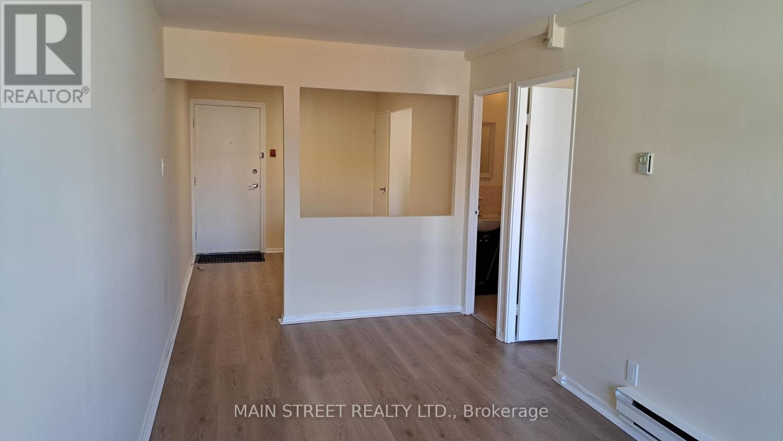 Single Family at 3- 2588A Yonge Street, Toronto (Lawrence Park South), Ontario - Photo 9 - RE/MAX Garden City Realty