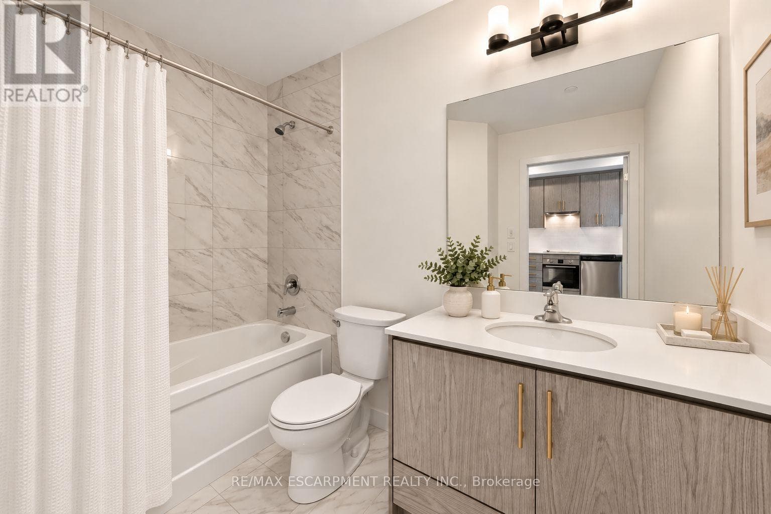 Single Family at 321- 461 Green Road, Hamilton (Lakeshore), Ontario - Photo 6 - RE/MAX Garden City Realty