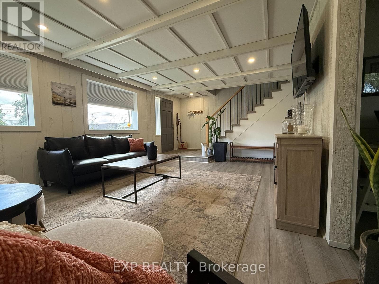 Single Family at 4630 Durham Road, Lincoln (Beamsville), Ontario - Photo 10 - RE/MAX Garden City Realty