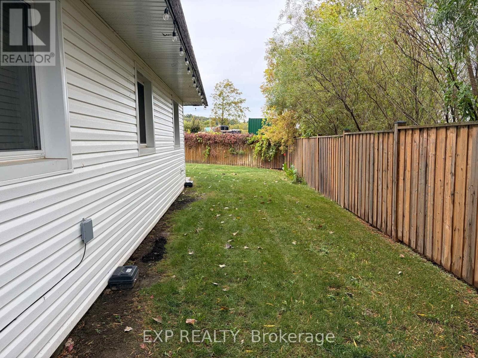 Single Family at 4630 Durham Road, Lincoln (Beamsville), Ontario - Photo 2 - RE/MAX Garden City Realty