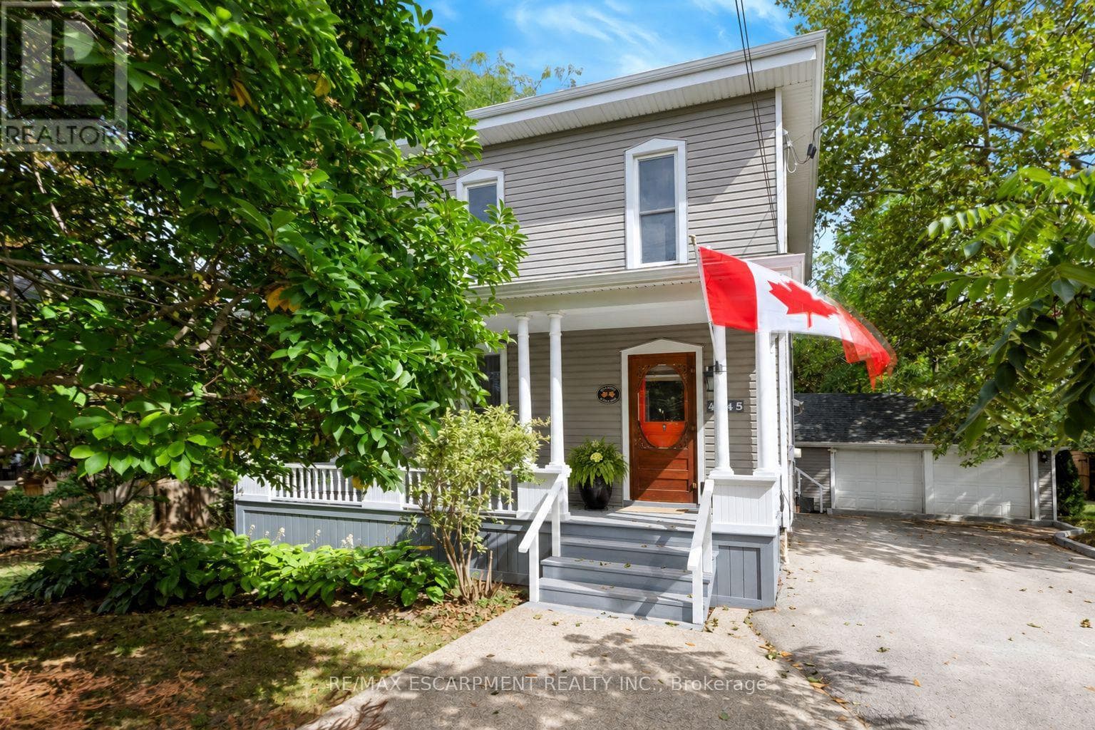 4245 William Street