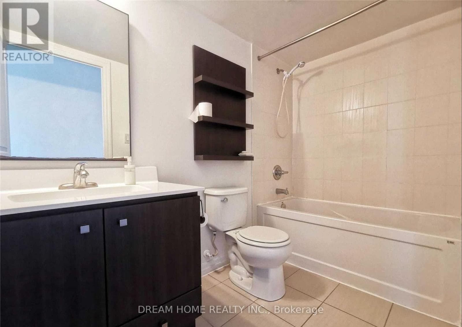 Single Family at , , ON - Photo 4 - RE/MAX Garden City Realty