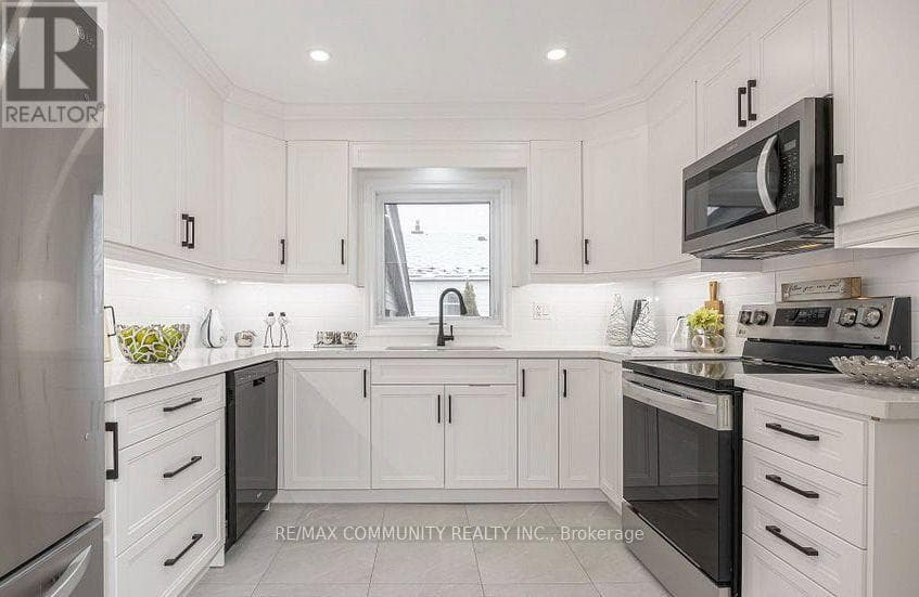 Single Family at (Main Fl)- 44 Falaise Road, Toronto (West Hill), Ontario - Photo 7 - RE/MAX Garden City Realty