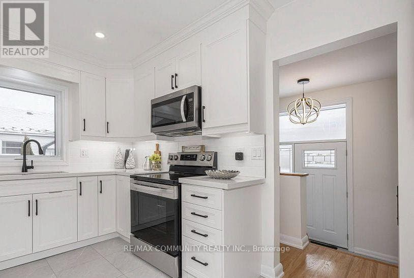 Single Family at (Main Fl)- 44 Falaise Road, Toronto (West Hill), Ontario - Photo 8 - RE/MAX Garden City Realty