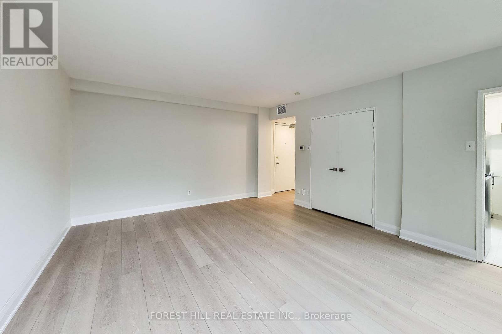 Multi-family at 501- 291 Avenue Road, Toronto (Yonge-St. Clair), Ontario - Photo 8 - RE/MAX Garden City Realty