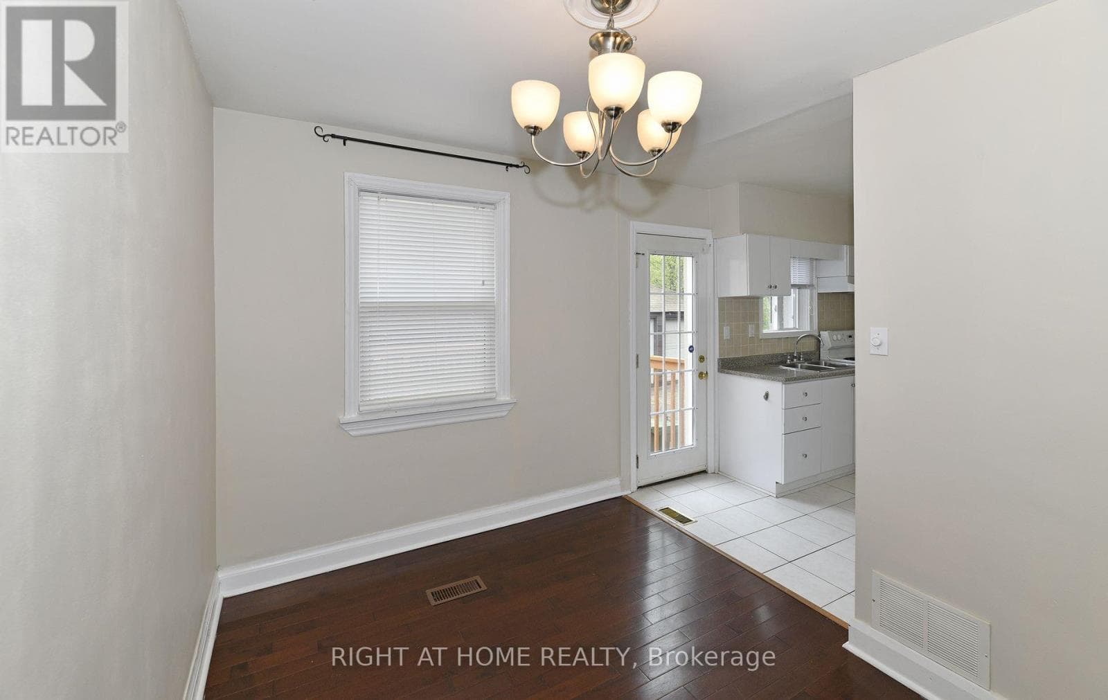 Single Family at 234 Poyntz Avenue, Toronto (Lansing-Westgate), Ontario - Photo 5 - RE/MAX Garden City Realty