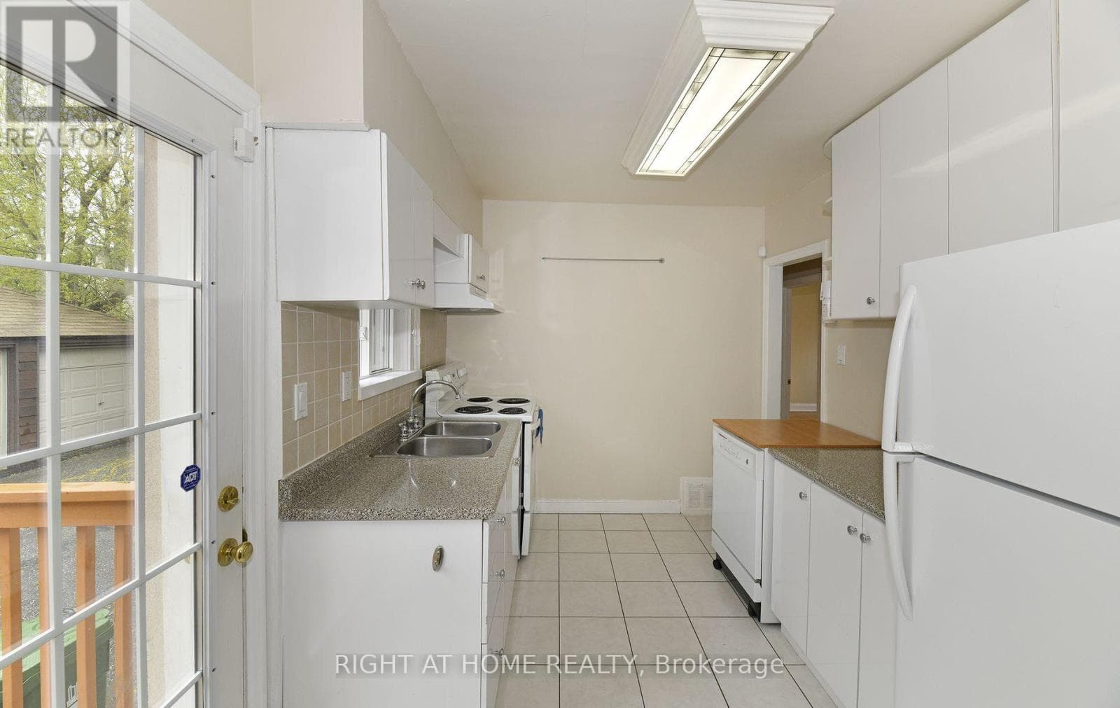 Single Family at 234 Poyntz Avenue, Toronto (Lansing-Westgate), Ontario - Photo 7 - RE/MAX Garden City Realty