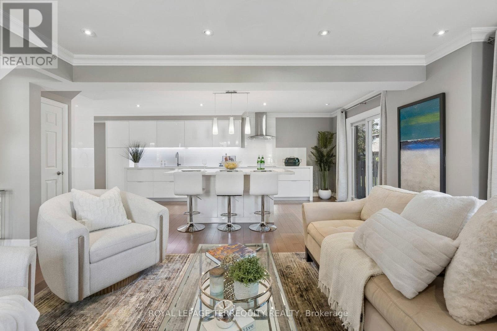 10 Scarboro Avenue