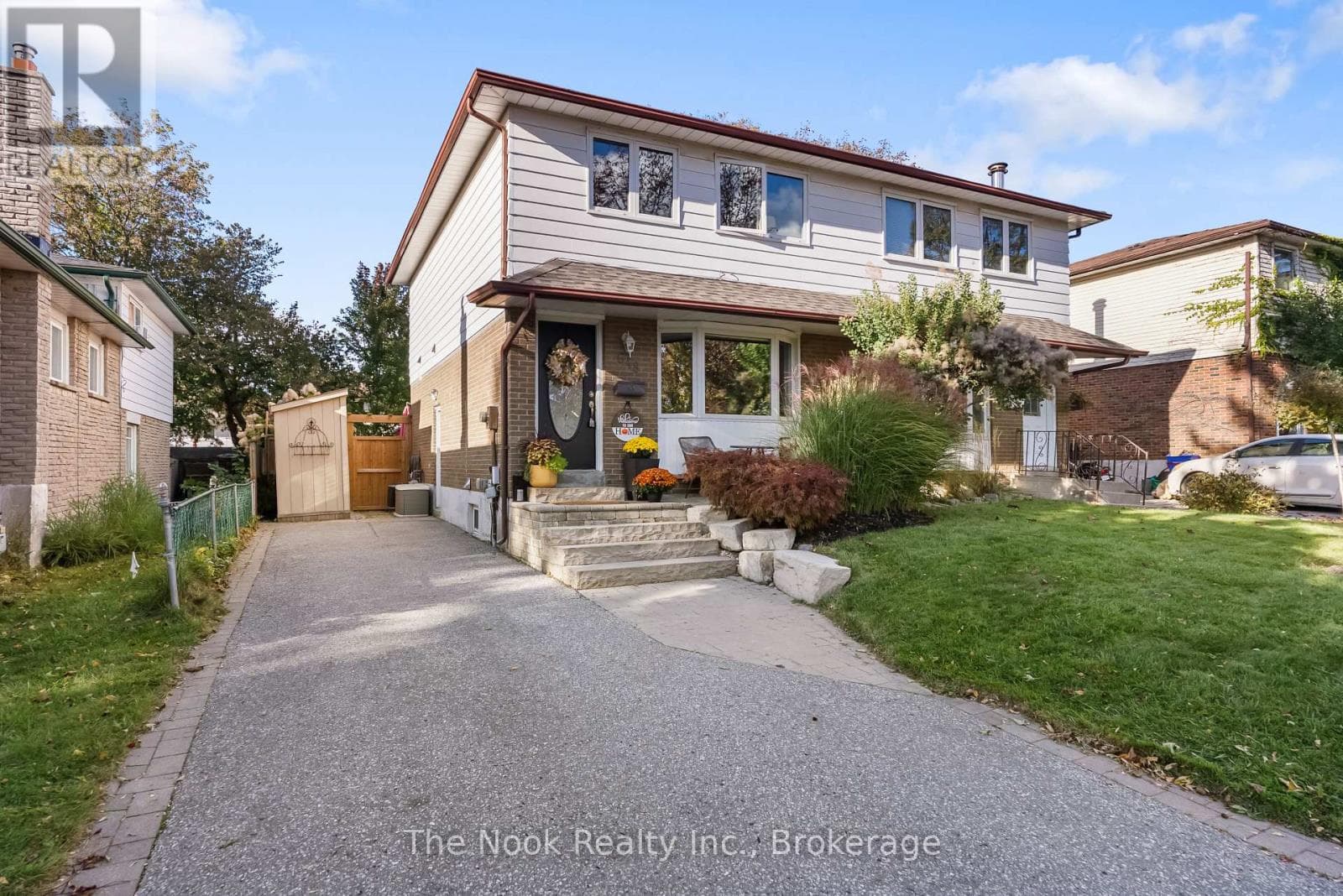Single Family at 648 Berwick Crescent, Oshawa (McLaughlin), Ontario - Photo 3 - RE/MAX Garden City Realty