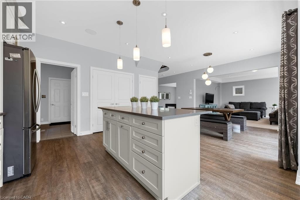 Single Family at 1 ELDERBERRY Road, Thorold, Ontario - Photo 10 - RE/MAX Garden City Realty
