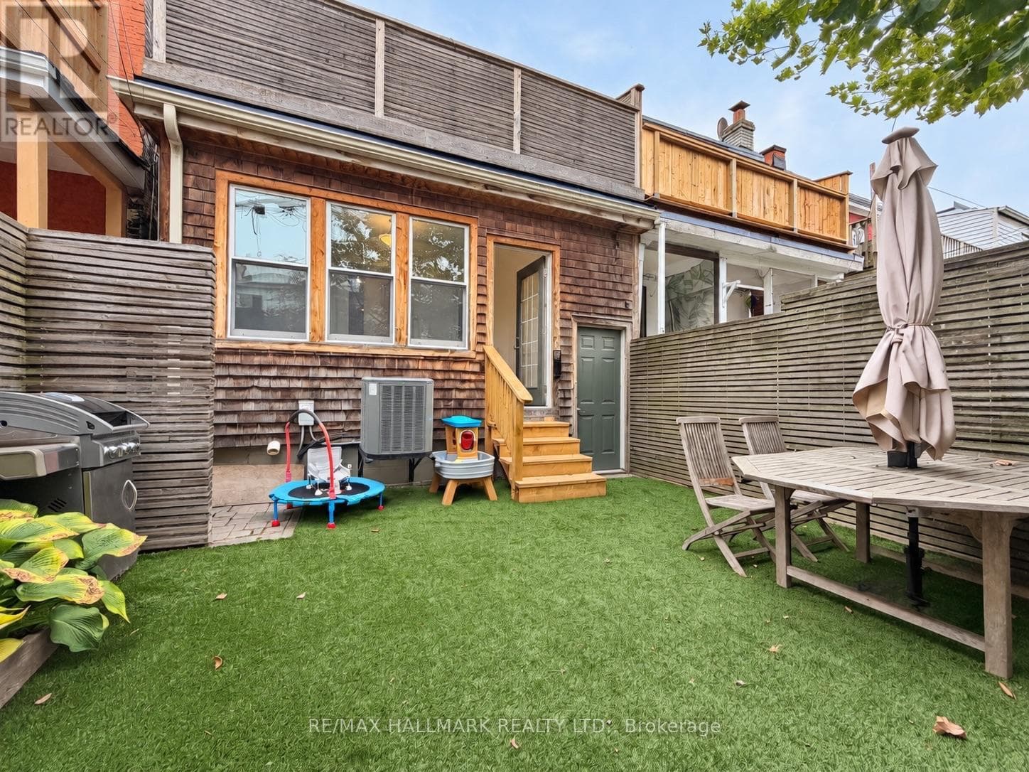 Single Family at 28 Ashdale Avenue, Toronto (Greenwood-Coxwell), Ontario - Photo 4 - RE/MAX Garden City Realty