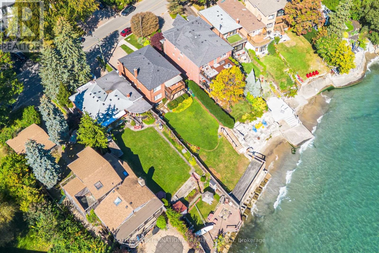 407 Lake Promenade