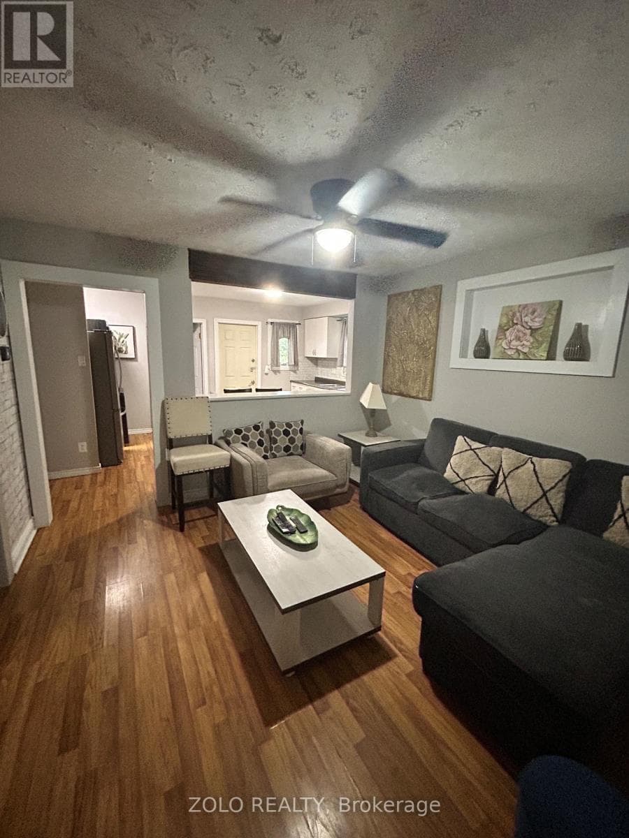 Single Family at Upper- 6325 Murray Street, Niagara Falls (Dorchester), Ontario - Photo 3 - RE/MAX Garden City Realty