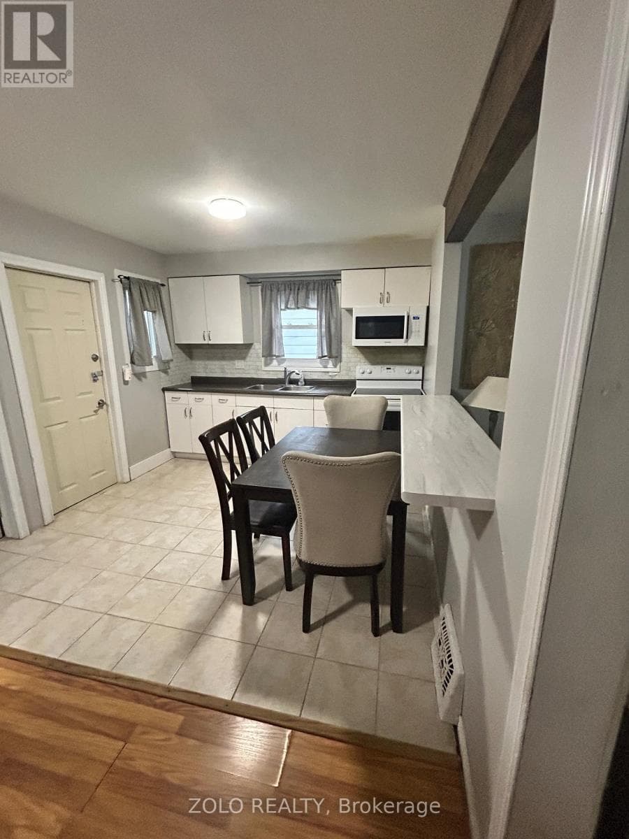 Single Family at Upper- 6325 Murray Street, Niagara Falls (Dorchester), Ontario - Photo 6 - RE/MAX Garden City Realty