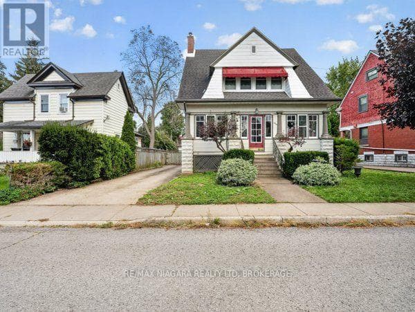 4758 Ryerson Crescent