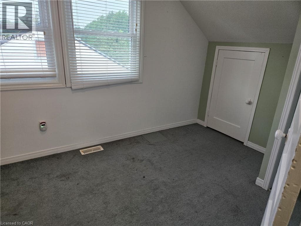 Single Family at 325 SIMPSON Avenue, Welland, Ontario - Photo 10 - RE/MAX Garden City Realty