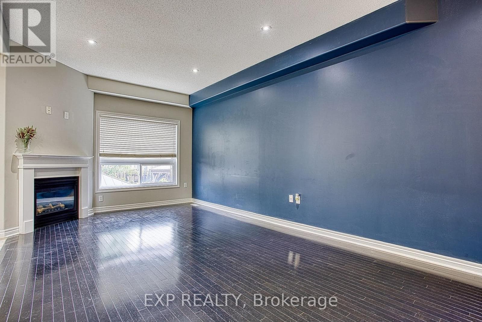 Single Family at Main- 52 Dartmouth Gate, Hamilton (Lakeshore), Ontario - Photo 6 - RE/MAX Garden City Realty