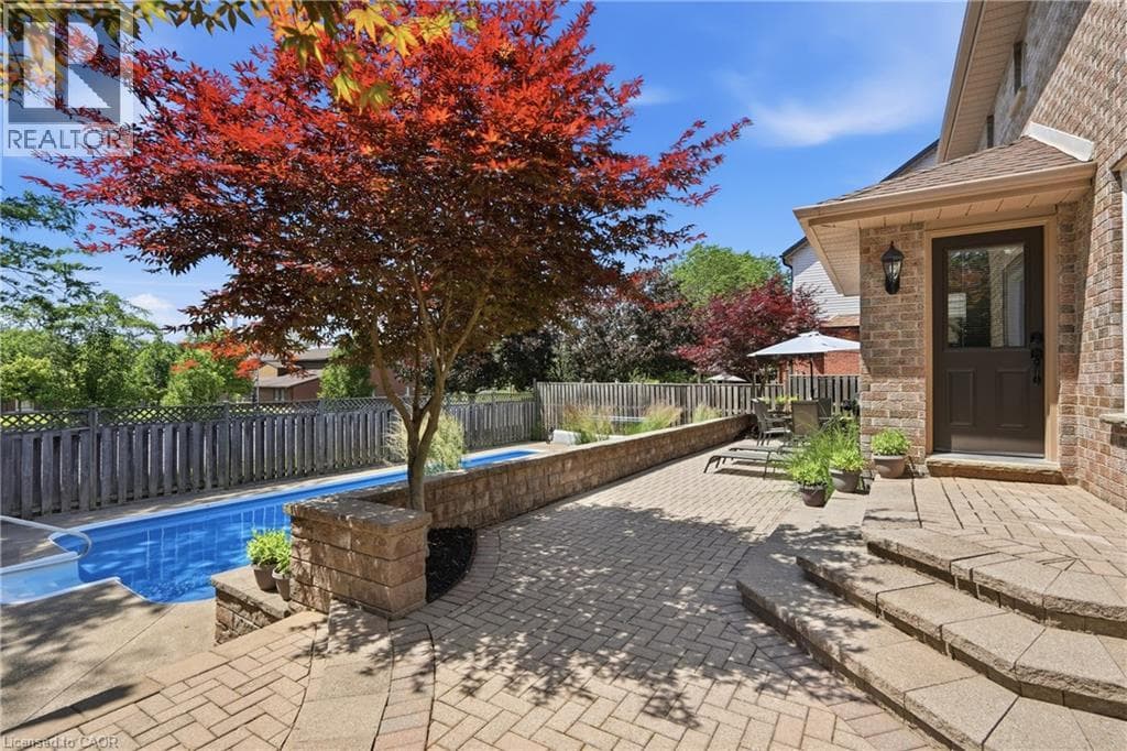 Single Family at 12 HARVEST OAK Drive, Welland, Ontario - Photo 3 - RE/MAX Garden City Realty