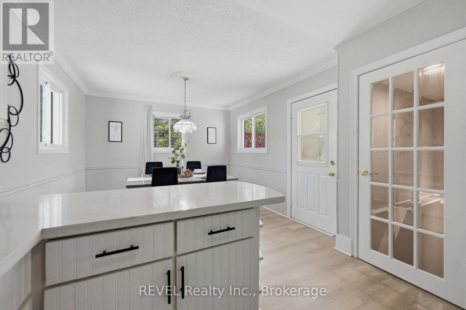 Single Family at 7962 Booth Street, Niagara Falls (Ascot), Ontario - Photo 10 - RE/MAX Garden City Realty