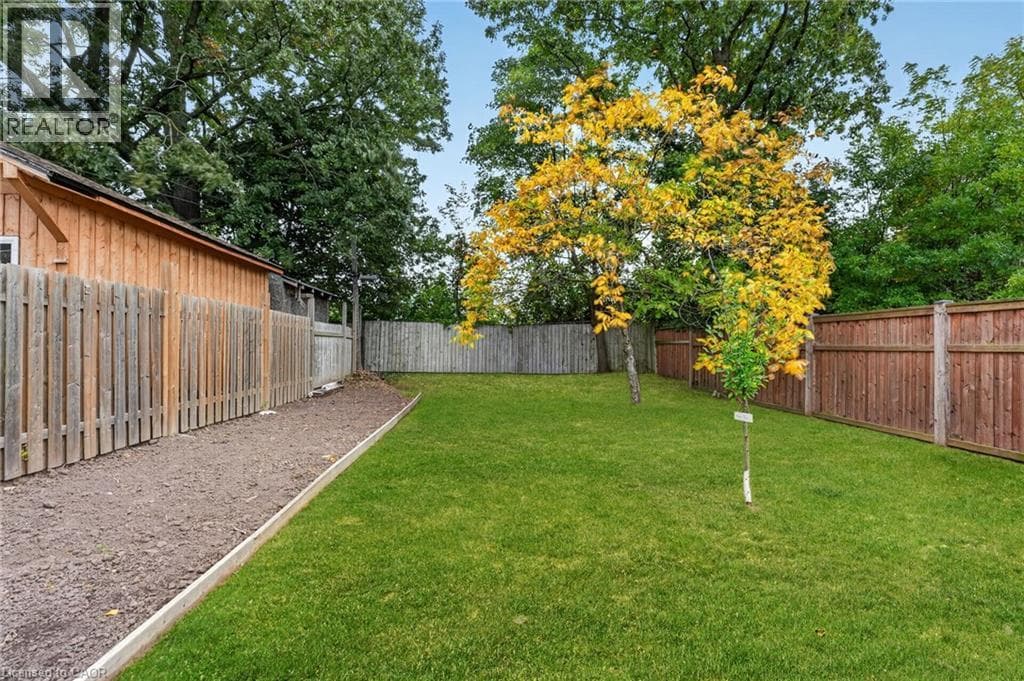 Single Family at 32 RICHMOND Avenue, St. Catharines, Ontario - Photo 4 - RE/MAX Garden City Realty