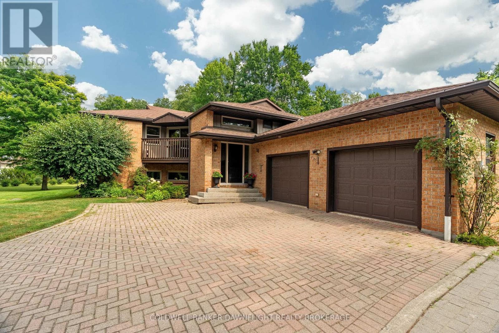 16 Lansdowne Park Crescent