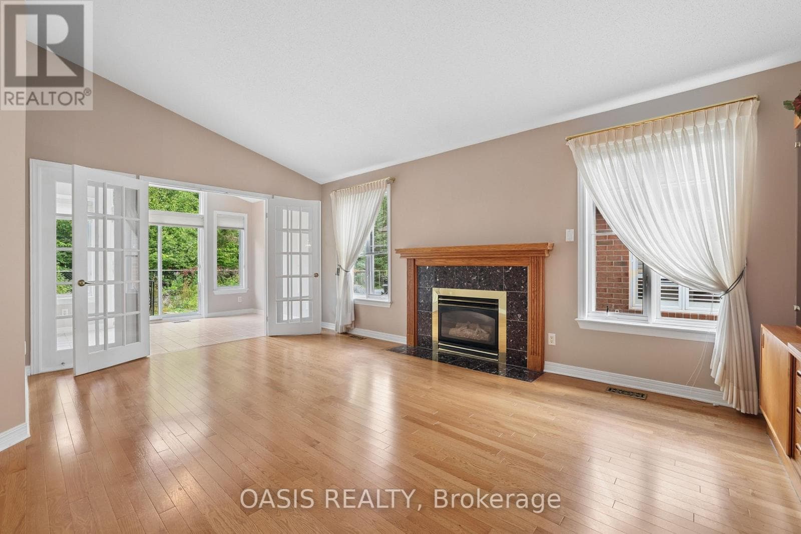 Single Family at 63 Bunting Lane, Ottawa, Ontario - Photo 10 - RE/MAX Garden City Realty