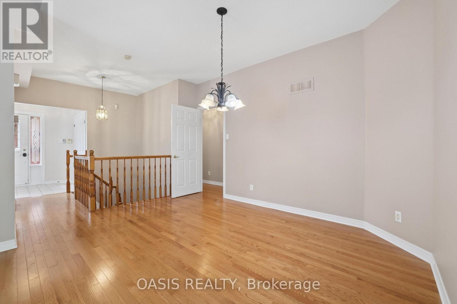 Single Family at 63 Bunting Lane, Ottawa, Ontario - Photo 7 - RE/MAX Garden City Realty
