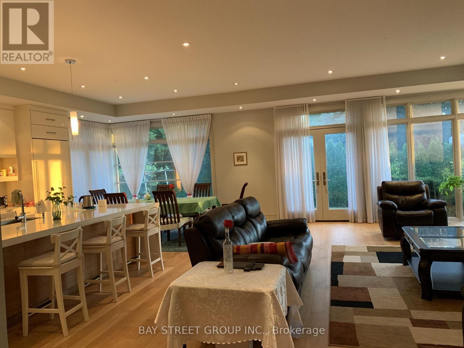 Single Family at 6 Bemersyde Drive, Toronto (Princess-Rosethorn), Ontario - Photo 7 - RE/MAX Garden City Realty