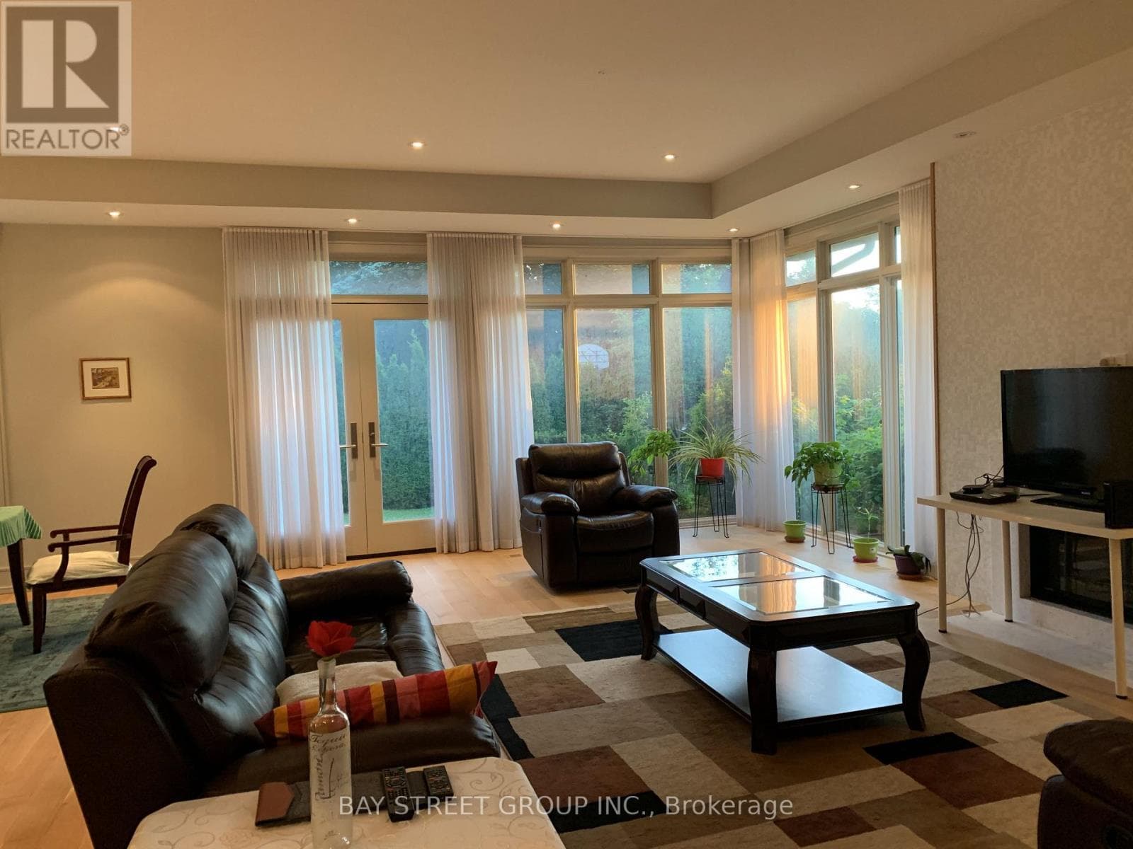 Single Family at 6 Bemersyde Drive, Toronto (Princess-Rosethorn), Ontario - Photo 6 - RE/MAX Garden City Realty