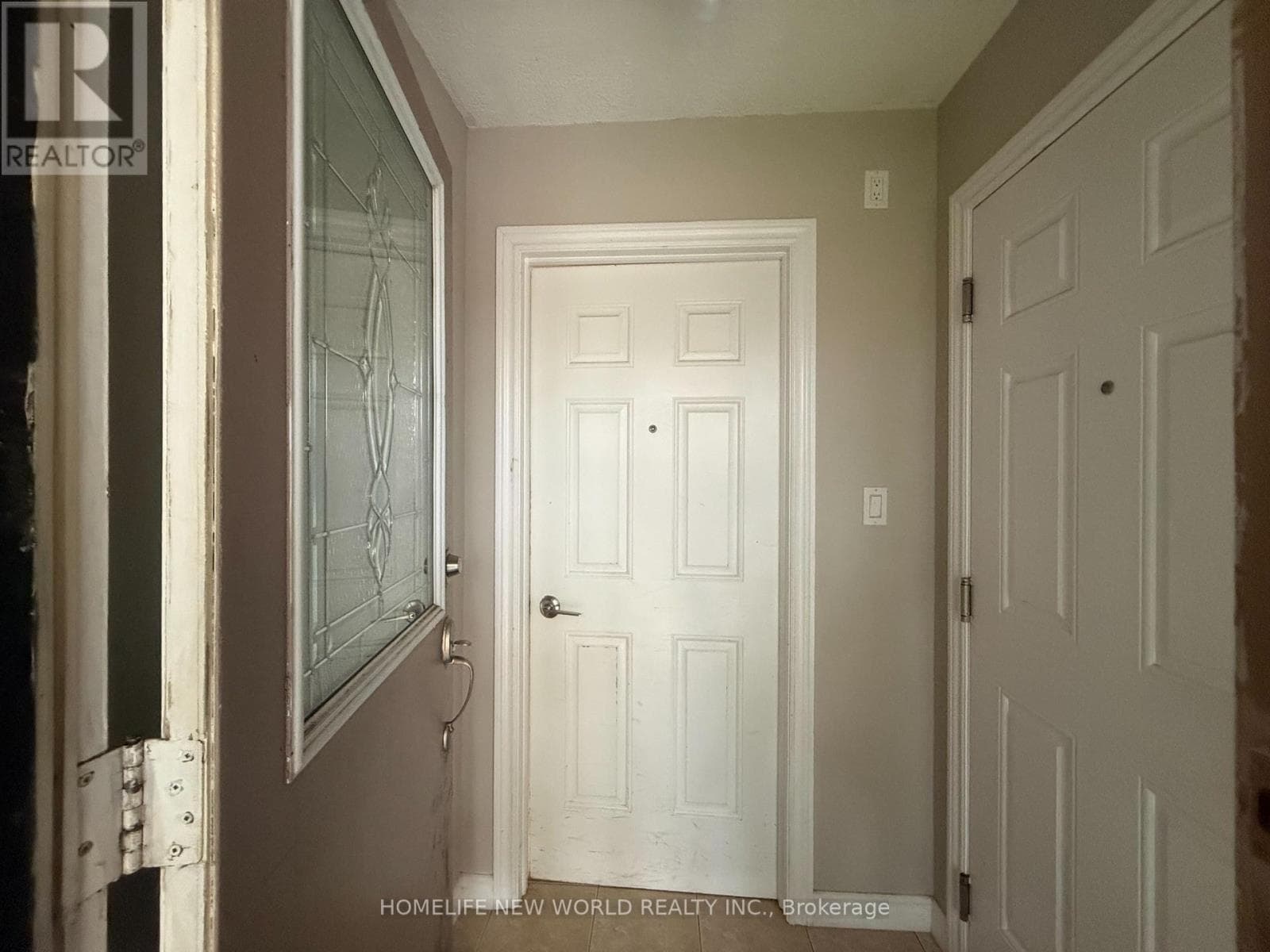 Single Family at 12 Jacob Drive, Whitby (Lynde Creek), Ontario - Photo 3 - RE/MAX Garden City Realty