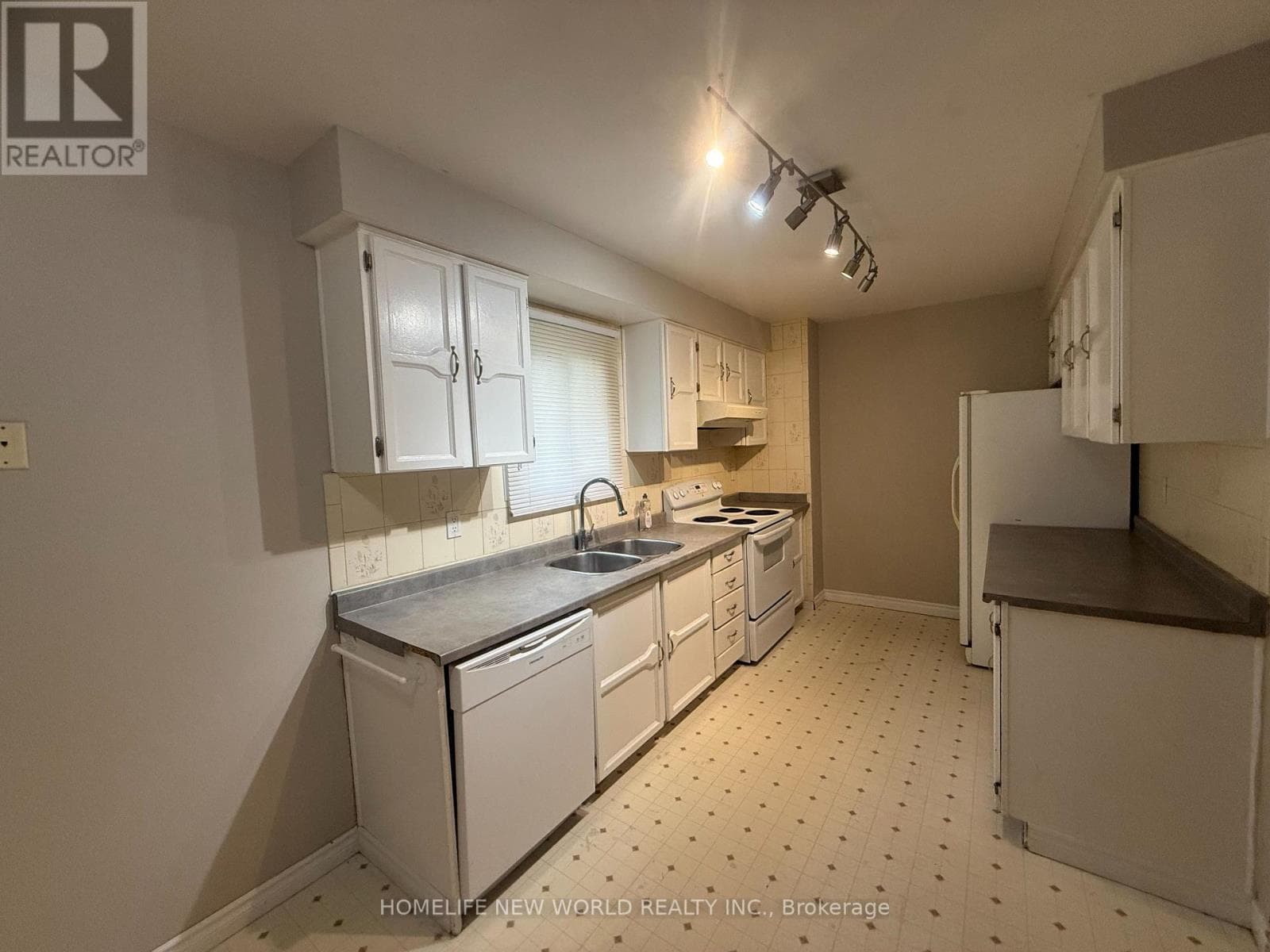 Single Family at 12 Jacob Drive, Whitby (Lynde Creek), Ontario - Photo 5 - RE/MAX Garden City Realty