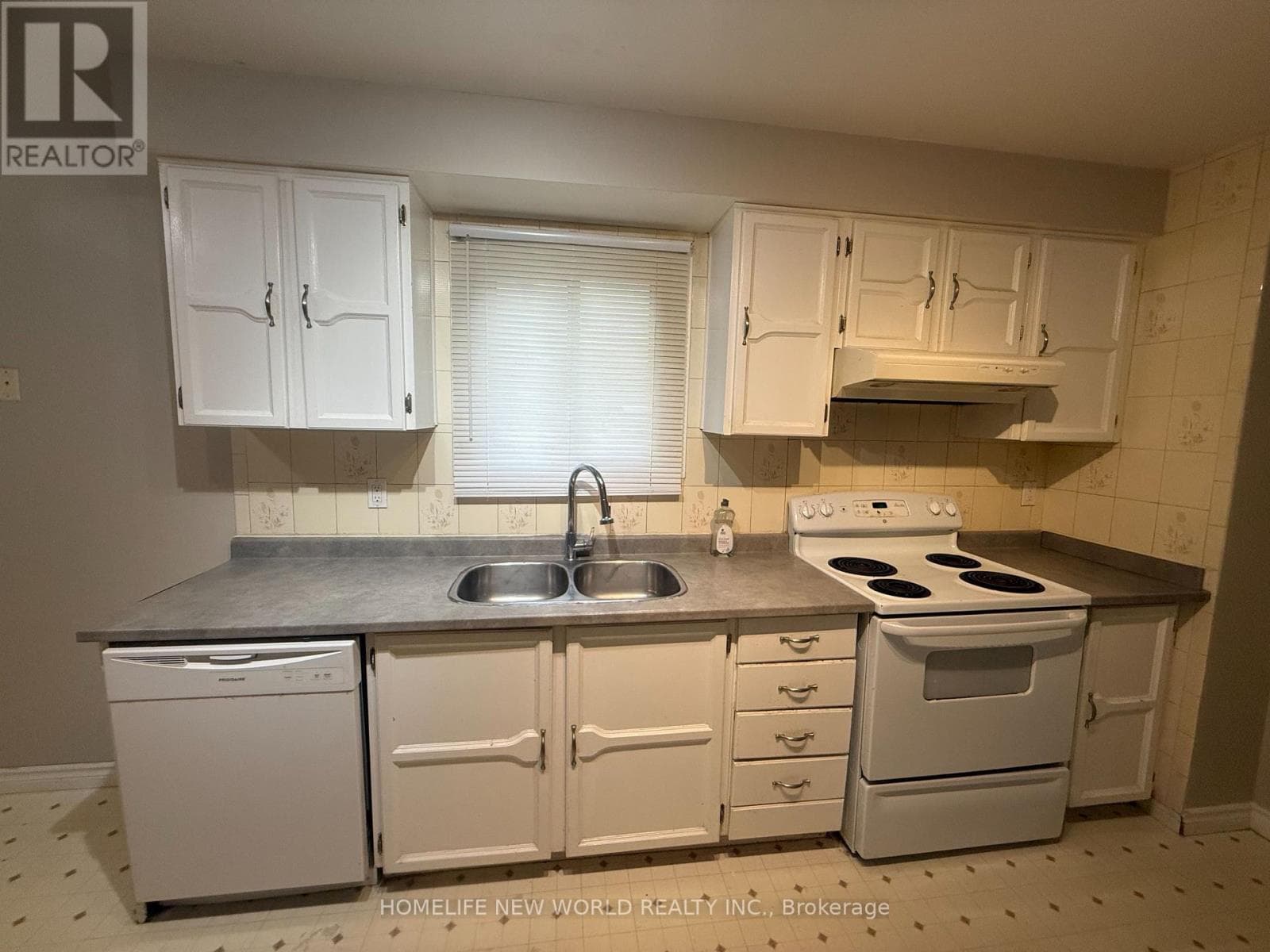 Single Family at 12 Jacob Drive, Whitby (Lynde Creek), Ontario - Photo 6 - RE/MAX Garden City Realty