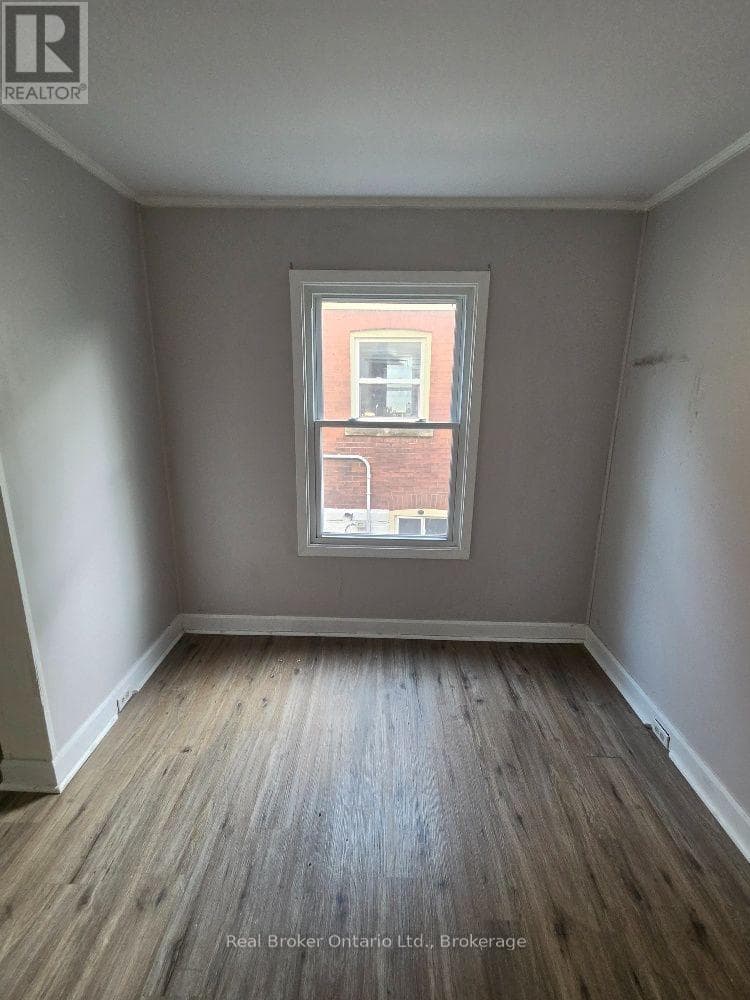 Single Family at 4940 Armoury Street, Niagara Falls (Cherrywood), Ontario - Photo 6 - RE/MAX Garden City Realty