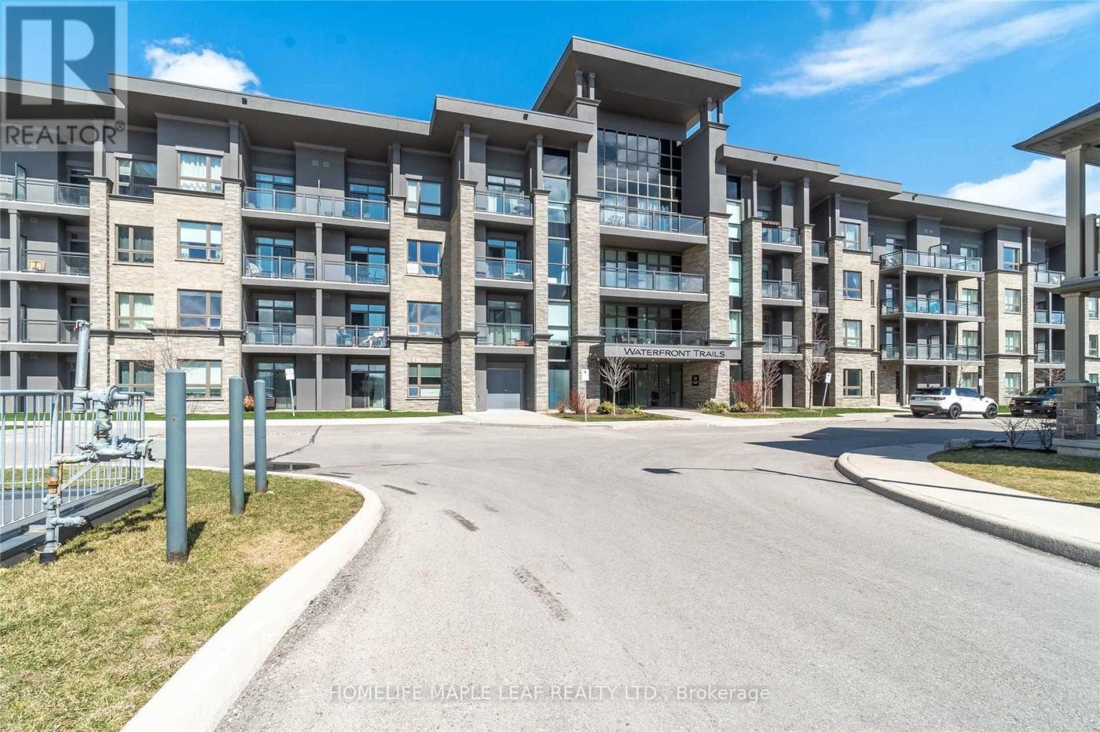 418- 35 Southshore Crescent