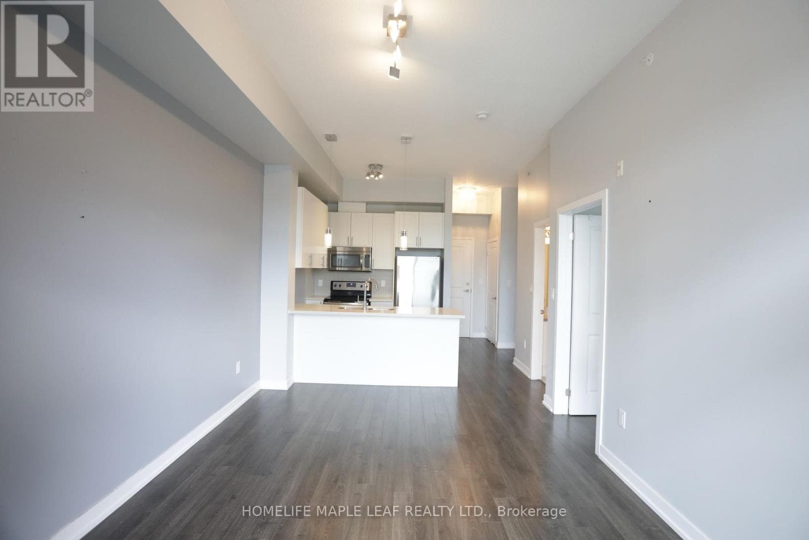 Single Family at 418- 35 Southshore Crescent, Hamilton (Lakeshore), Ontario - Photo 6 - RE/MAX Garden City Realty